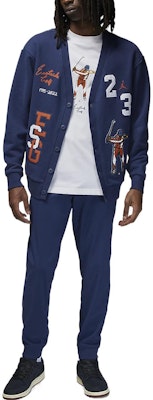 Chaqueta de punto azul marino Jordan Eastside Golf con parche bordado y manga larga. DV5430-410 Lookbook Chaqueta de punto azul marino Jordan Eastside Golf con parche bordado y manga larga. DV5430-410