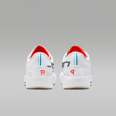Jordan Luka 77 "Chicago" Zapatillas de Baloncesto Blanco/Negro/Carmesí Brillante IF1611-101 Details for Jordan Luka 77 "Chicago" Zapatillas de Baloncesto Blanco/Negro/Carmesí Brillante IF1611-101