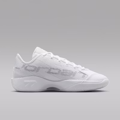 Jordan Luka 77 "Triple White" Putih/Perak Metalik/Abu Photon IF1611-100 Lookbook Jordan Luka 77 "Triple White" Putih/Perak Metalik/Abu Photon IF1611-100