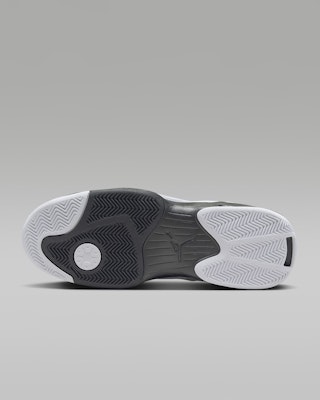 Jordan Max Aura 6 'Putih Hitam Metalik' FQ8298-101 Order Jordan Max Aura 6 'Putih Hitam Metalik' FQ8298-101