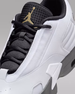 Jordan Max Aura 6 'Putih Hitam Metalik' FQ8298-101 Sizing Jordan Max Aura 6 'Putih Hitam Metalik' FQ8298-101
