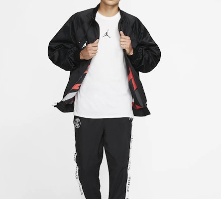 Jordan PSG Club Crest Solid Color Bomber Jacket Black BQ8370-010 Details for Jordan PSG Club Crest Solid Color Bomber Jacket Black BQ8370-010