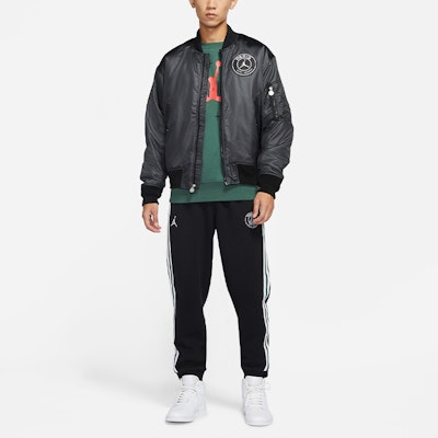 乔丹PSG MA-1黑色冬季纯色飞行夹克休闲款式. DB6493-010 Shop 乔丹PSG MA-1黑色冬季纯色飞行夹克休闲款式. DB6493-010