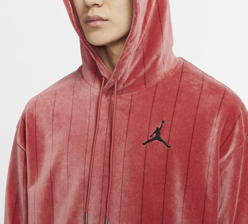 Sizing 乔丹红色条纹羊羔绒短款卫衣 CD5740-605