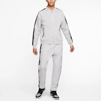 Shop Jordan復刻拼接配色絎縫訓練外套灰色男款休閒外套 BQ5772-059