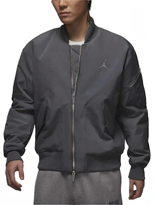 Jordan Renegade Iron Grey Jaket Sukan Outdoor Zip-Up dengan Logo FV7268-068 Order Jordan Renegade Iron Grey Jaket Sukan Outdoor Zip-Up dengan Logo FV7268-068