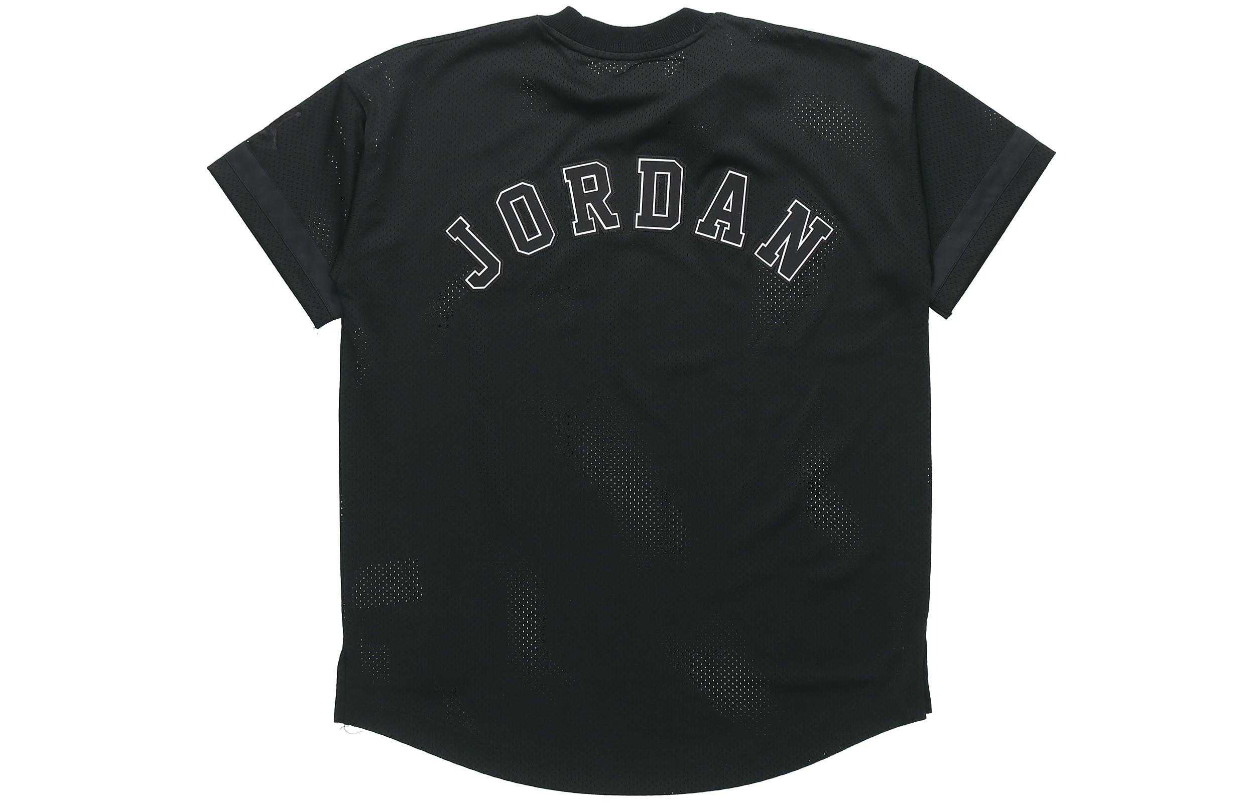 Lookbook Kaos Pria Jordan Retro Crewneck Pullover Basket Hitam. AO2827-010