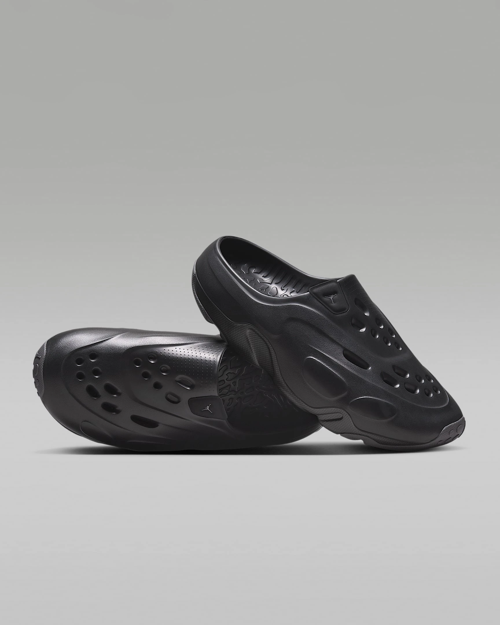 jordan-rom-black-iron-gray-fq-0227-001