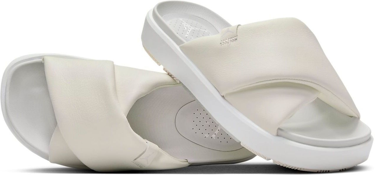 jordan-sophia-photon-dust-white-sail-wmns