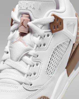(Youth) Jordan Spizike Low 'White Akio Brown' FQ3950-101 Sizing (Youth) Jordan Spizike Low 'White Akio Brown' FQ3950-101