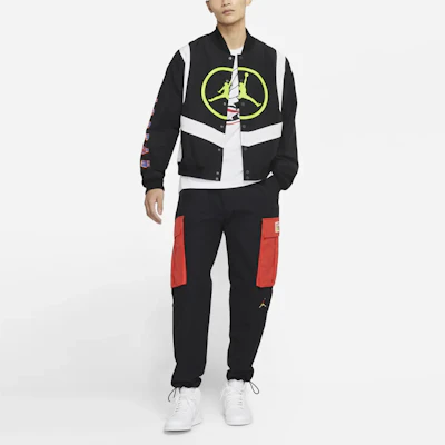 Jaket Latihan Basket Jordan Sport DNA Hitam Windbreaker. CV2774-010 Shop Jaket Latihan Basket Jordan Sport DNA Hitam Windbreaker. CV2774-010