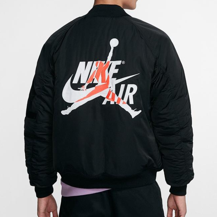 Shop 乔丹Wings MA-1黑色冬季男款印花飞行员夹克 AV2599-010