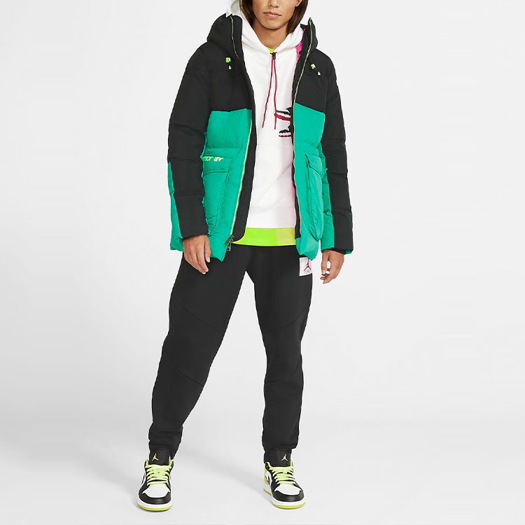 Shop Jordan 冬季羽絨外套 黑綠拼色連帽款 CK6662-011