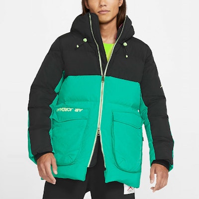 Jordan 冬季羽絨外套 黑綠拼色連帽款 CK6662-011 Sizing Jordan 冬季羽絨外套 黑綠拼色連帽款 CK6662-011