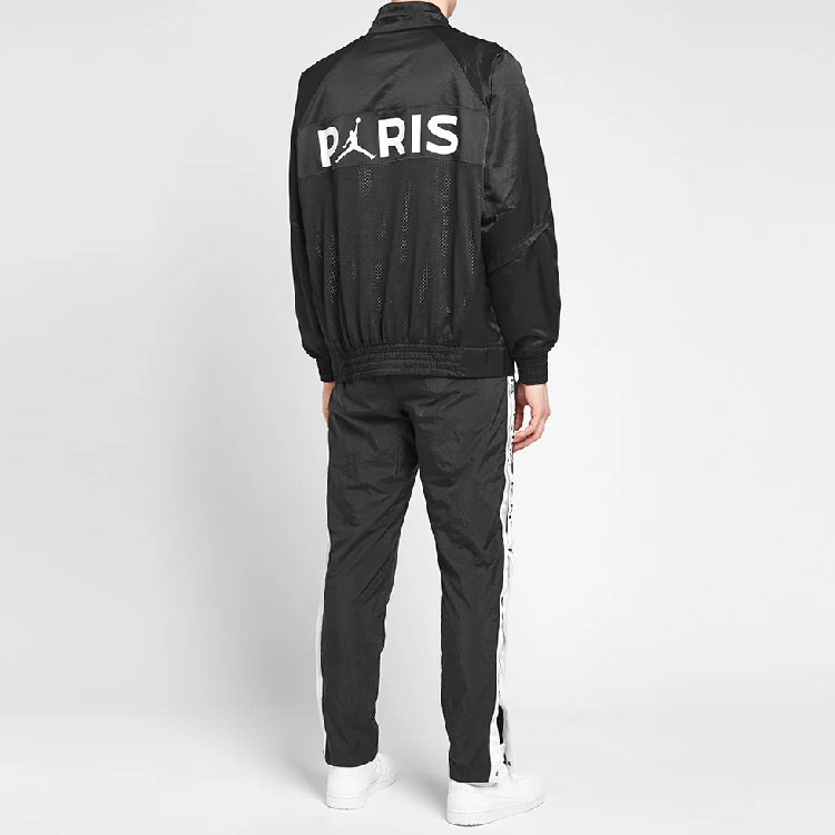 Lookbook Jordan x PSG Jaket Hitam Lengan Panjang Berkerah Ritsleting. BQ8369-010