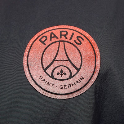 乔丹联名巴黎圣日耳曼FW24徽标连帽拉链夹克 黑粉中性款 FV7740-685 Sizing 乔丹联名巴黎圣日耳曼FW24徽标连帽拉链夹克 黑粉中性款 FV7740-685