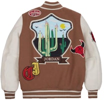 조던 x 트래비스 스캇 패치워크 프린트 버튼업 베이스볼 자켓 브라운 DO4103-256 Lookbook 조던 x 트래비스 스캇 패치워크 프린트 버튼업 베이스볼 자켓 브라운 DO4103-256