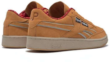 Jurassic Park x Reebok Club C 'Dr. Alan Grant' Sepatu Sneakers GZ6322 Shop Jurassic Park x Reebok Club C 'Dr. Alan Grant' Sepatu Sneakers GZ6322