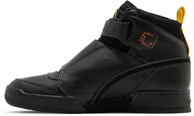 侏罗纪公园 x 锐步 Stomper '安全' 运动鞋 GX5412 Lookbook 侏罗纪公园 x 锐步 Stomper '安全' 运动鞋 GX5412
