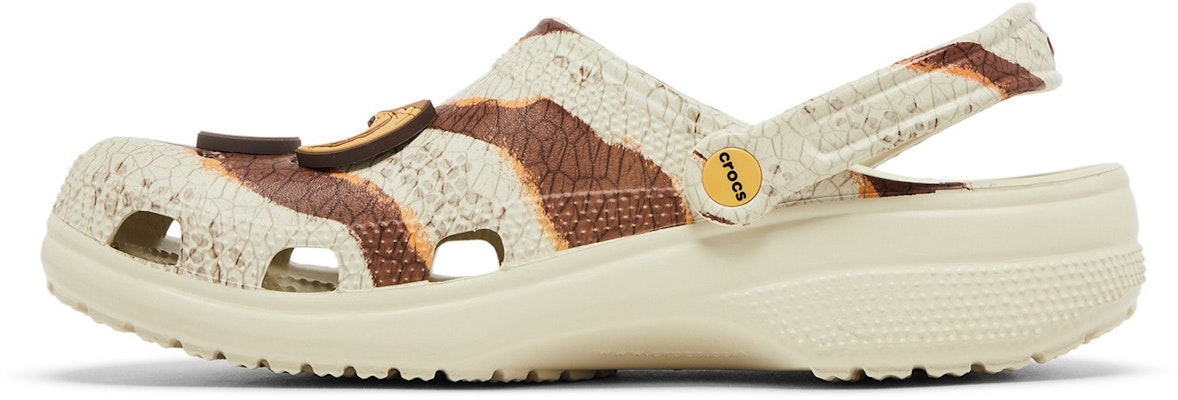 Zuecos Clásicos Jurassic World x Crocs 'Bone'. 208860-2Y2 Lookbook Zuecos Clásicos Jurassic World x Crocs 'Bone'. 208860-2Y2