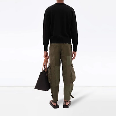 JW Anderson Sweater Wol Hitam Bermotif Crewneck Pullover. KT0045YN0008-999 Shop JW Anderson Sweater Wol Hitam Bermotif Crewneck Pullover. KT0045YN0008-999