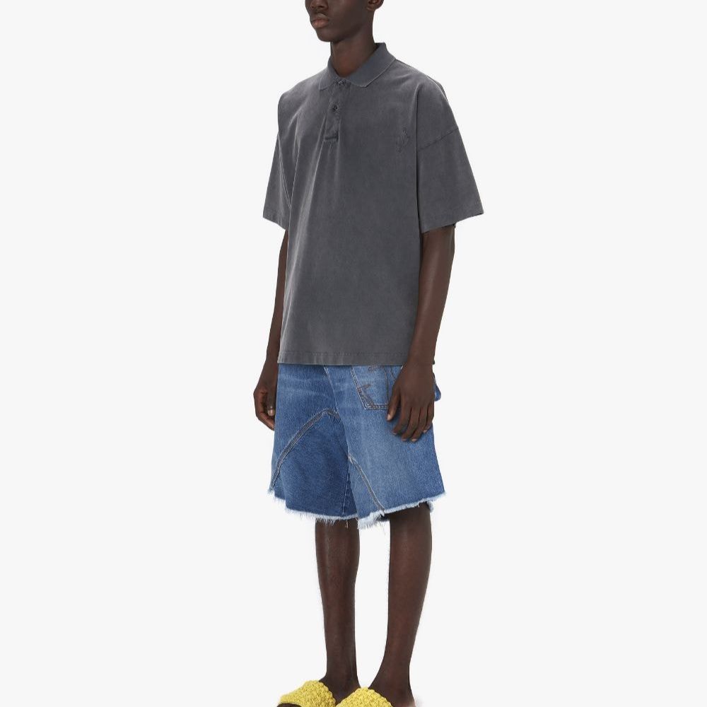 Purchase JW Anderson Polo Casual de Manga Corta Color Sólido en Negro Carbón JO0196-PG0960-599