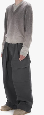 JW Anderson FW24 Gradient Long Sleeve Sweater Kelabu Bersulam. KW1198YN0352938 Purchase JW Anderson FW24 Gradient Long Sleeve Sweater Kelabu Bersulam. KW1198YN0352938