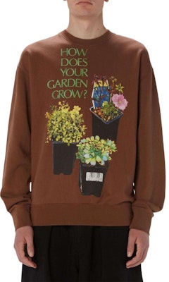 JW Anderson FW24 Sweater Coklat Pola Oversized Crewneck. JW0200PG1390600-BROWN Lookbook JW Anderson FW24 Sweater Coklat Pola Oversized Crewneck. JW0200PG1390600-BROWN