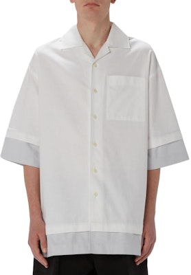 JW Anderson SS24 Kemeja Putih Oversized Lengan Pendek Bordir. SH0325PG1140001 Purchase JW Anderson SS24 Kemeja Putih Oversized Lengan Pendek Bordir. SH0325PG1140001