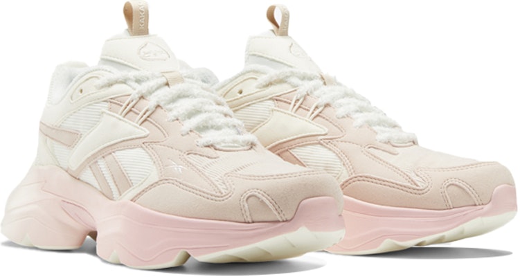Kakao Friends x Reebok Royal Bridge 4 'Apeach' 粉红魅力款 GV8835 Lookbook Kakao Friends x Reebok Royal Bridge 4 'Apeach' 粉红魅力款 GV8835