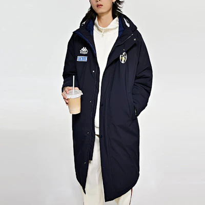 カッパ ロングフードパデッドジャケット ダークブルー/ブラック ロゴ刺繍入り。 K0D72MM03-906 Sizing カッパ ロングフードパデッドジャケット ダークブルー/ブラック ロゴ刺繍入り。 K0D72MM03-906