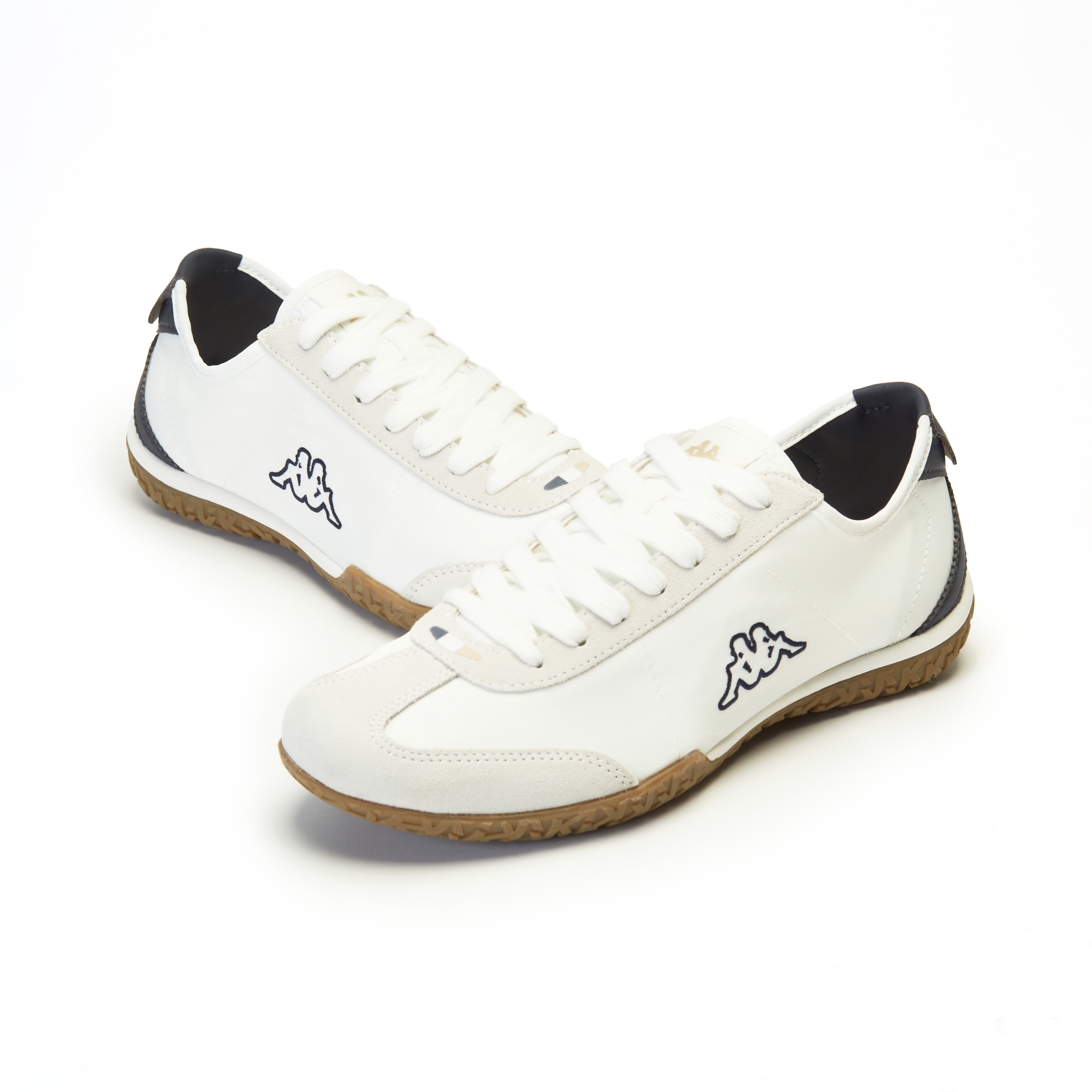 Shop 카파 컴포트 로우 '화이트 블랙' K0EX5BB02-012