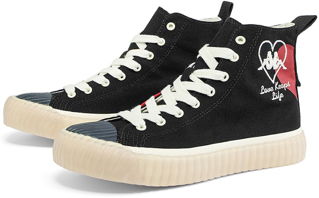 Kappa High-Top Canvas 'Embroidered Heart Valentine's Day - Hitam' KPCDFVS90C-990 Lookbook Kappa High-Top Canvas 'Embroidered Heart Valentine's Day - Hitam' KPCDFVS90C-990