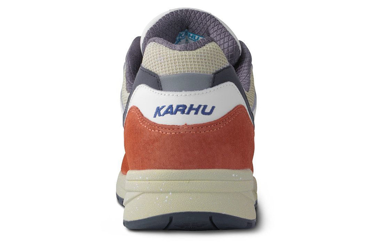 Shop Karhu Legacy 96 '杏桃白兰地亮白' F806027