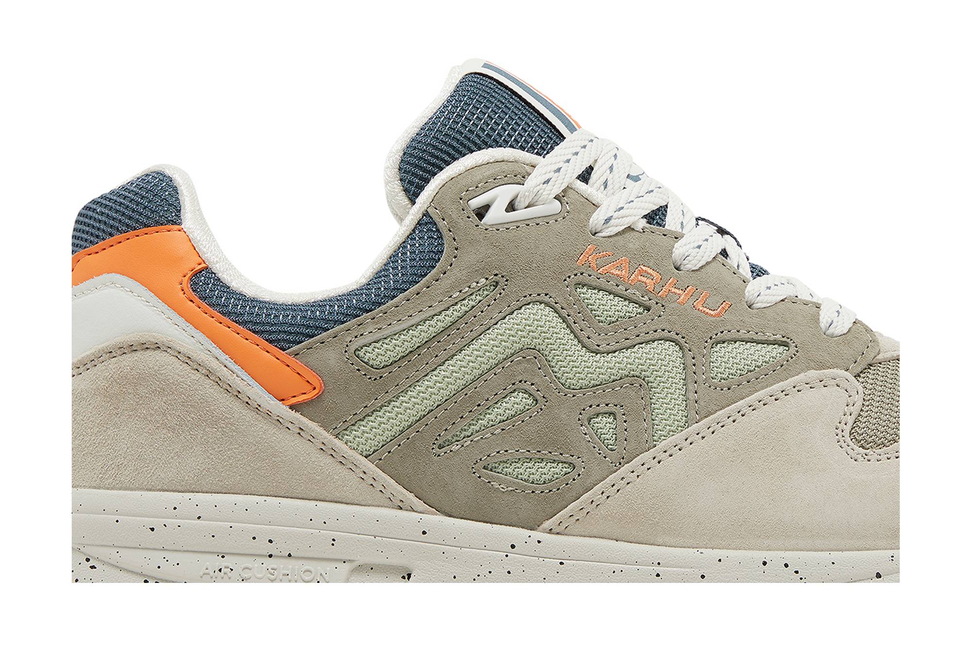 Order Karhu Legacy 96 'Hijau Celadon Hari Hujan' F806047
