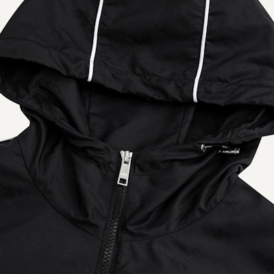 卡爾拉格斐 黑色標誌拉鍊連帽外套附條紋邊飾 241N1414 Shop 卡爾拉格斐 黑色標誌拉鍊連帽外套附條紋邊飾 241N1414