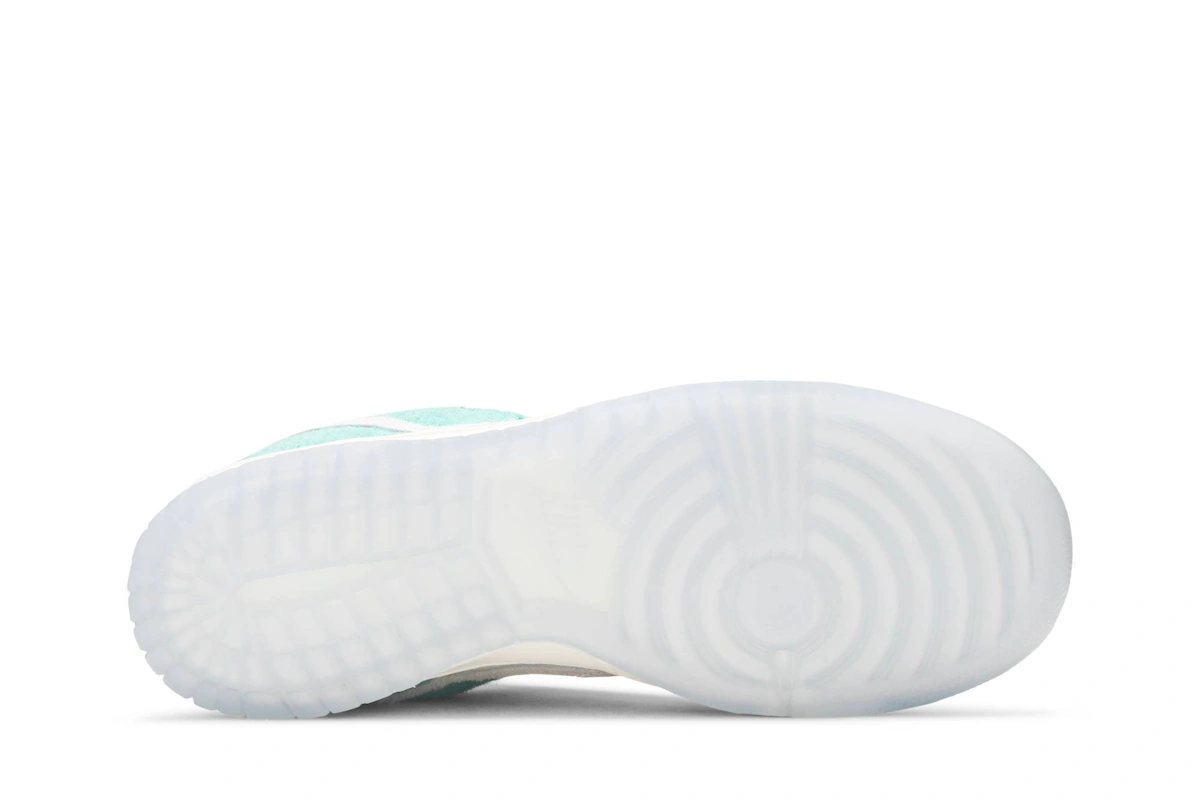 Kasina x Nike Dunk Low 'Road Sign' CZ6501-101