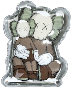 KAWS 假期長白山暖手寶 Buy KAWS 假期長白山暖手寶