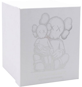 KAWS Holiday Changbai Mountain Figurine Vinyl 'Coklat' Order KAWS Holiday Changbai Mountain Figurine Vinyl 'Coklat'