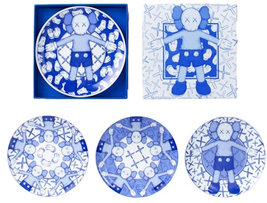 KAWS Holiday Limited Ceramic Plate (Set of 4) Blue/White Buy KAWS Holiday Limited Ceramic Plate (Set of 4) Blue/White