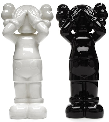 KAWS Holiday UK 陶瓷容器套装(限量1000版) Buy KAWS Holiday UK 陶瓷容器套装(限量1000版)