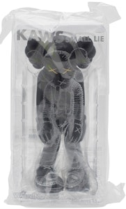 KAWS Pequeña Mentira Figura Vinilo Negro Order KAWS Pequeña Mentira Figura Vinilo Negro