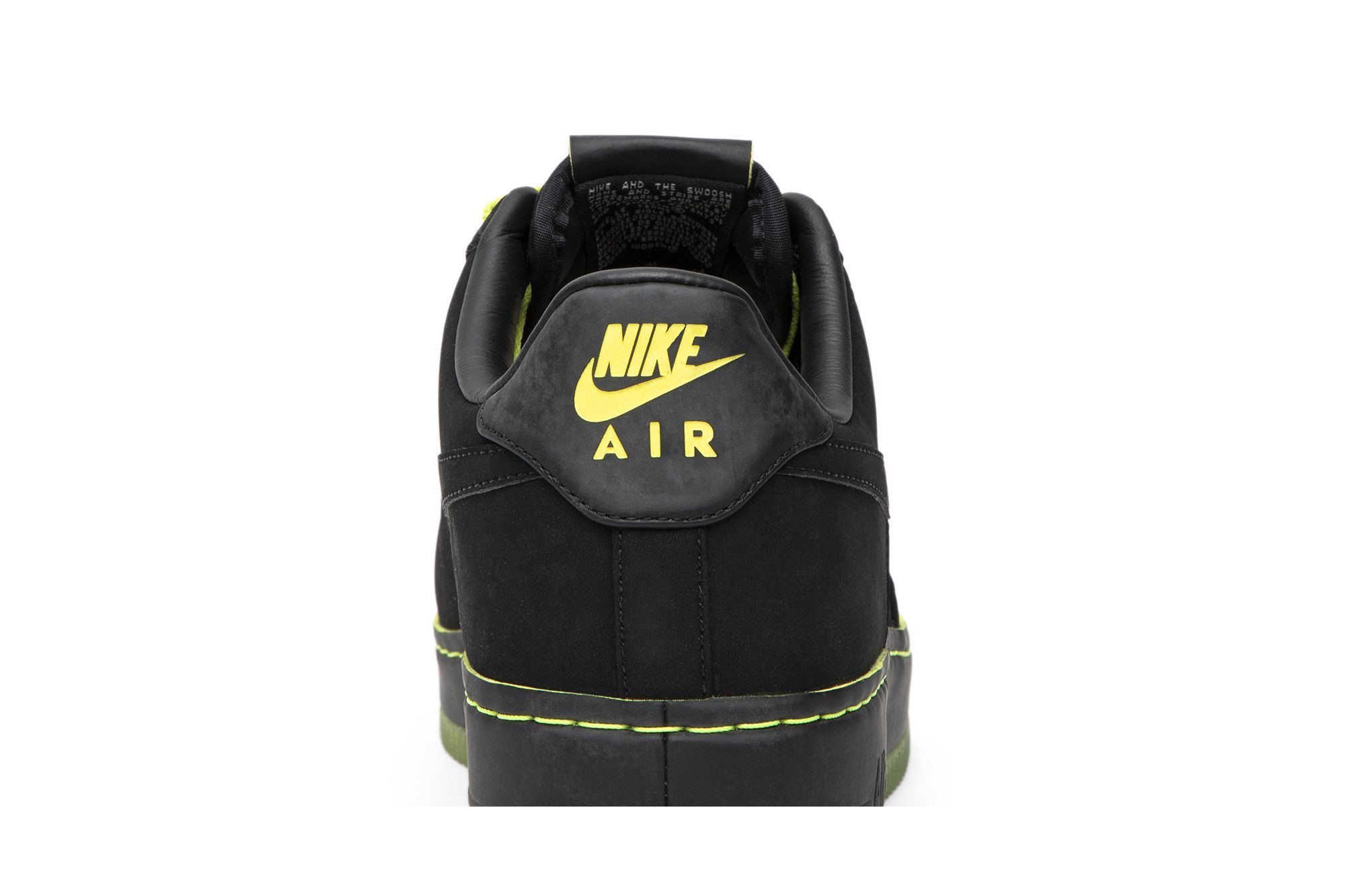 Sizing KAWS x Nike Air Force 1 Low Supreme Sneakers 318985-001