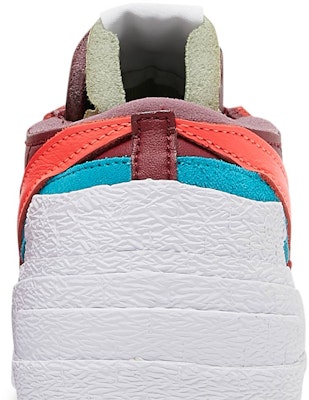 KAWS x sacai x Nike Blazer Low 'Team Red' DM7901-600 Sizing KAWS x sacai x Nike Blazer Low 'Team Red' DM7901-600