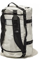 KAWS x The North Face Basecamp Duffel「月光象牙白」 Lookbook KAWS x The North Face Basecamp Duffel「月光象牙白」