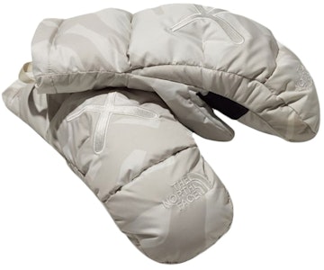 KAWS x The North Face Nuptse Manopla 'Marfil Lunar' Buy KAWS x The North Face Nuptse Manopla 'Marfil Lunar'
