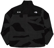 KAWS x The North Face Retro 1995 Denali Jaket 'Hitam' Order KAWS x The North Face Retro 1995 Denali Jaket 'Hitam'