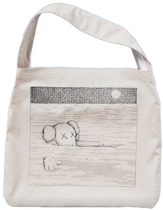 Beg KAWS x Uniqlo Artbook Cover Tote Warna Natural Buy Beg KAWS x Uniqlo Artbook Cover Tote Warna Natural