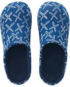 KAWS x Uniqlo X Logo Kasut Bilik Biru Buy KAWS x Uniqlo X Logo Kasut Bilik Biru