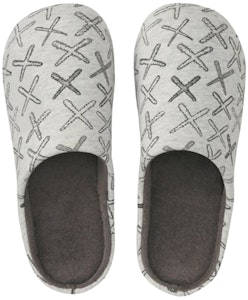 KAWS×ユニクロ ロゴルームシューズ (グレー)
Buy KAWS×ユニクロ ロゴルームシューズ (グレー)
